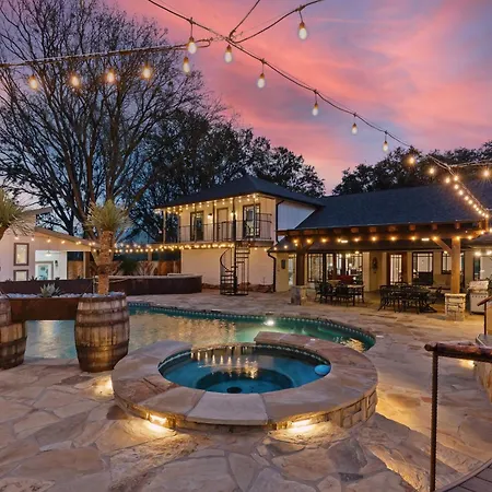 Cowtown Casa: A Place To Hang Your Hat